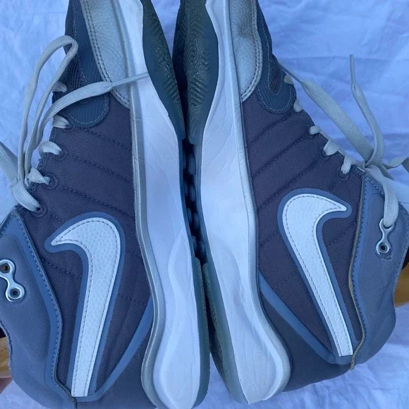 Nike Air Zoom G.T. Hustle 2 basketball shoes in the Light Carbon Women's size 9 - Picture 4 of 13